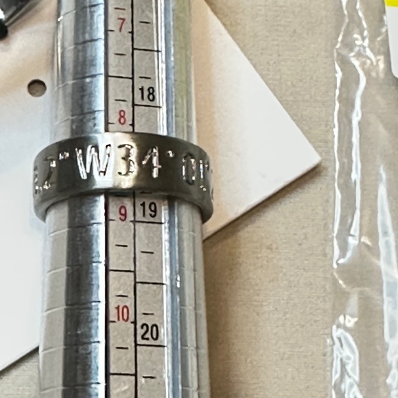 Guess Los Angeles, Roman Ring Set of 3 silver rings - Picture 11 of 13